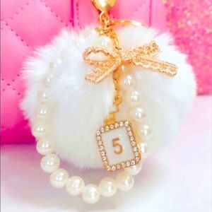 White Puff Pearl Wristlet Keychain